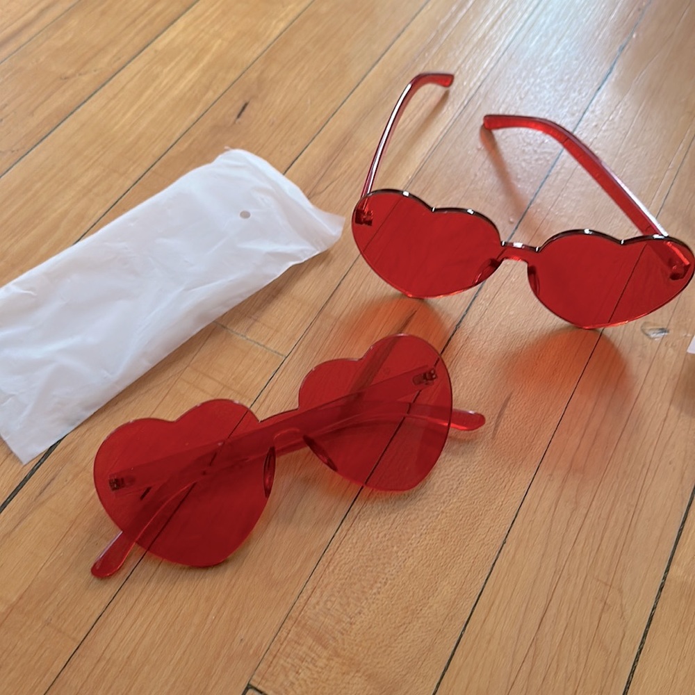 SOLD Red Heart Glasses